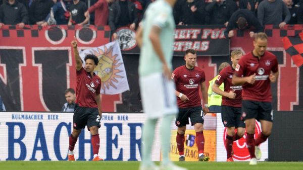 بيريرا يحتفل بهدفه