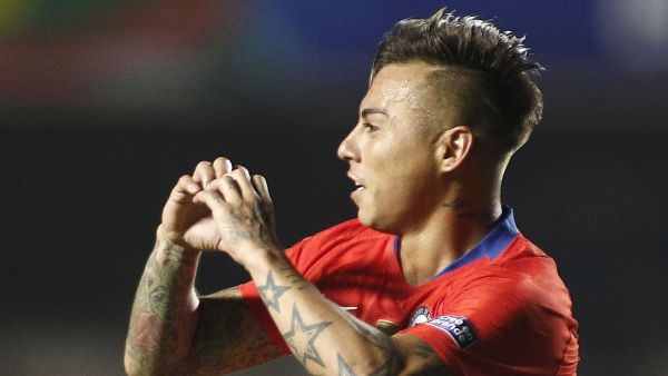 فارغاس يسجل مرتين ويقود تشيلي للفوز