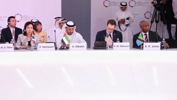 خلال الاجتماع