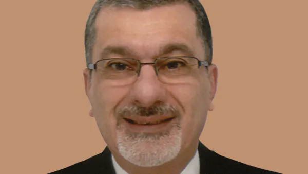 الدكتور نمير كفيل حسين، استشاري في طب عيون الأطفال متخصص بعلاج أمراض عيون الأطفال في مستشفى مورفيلدز دبي للعيون