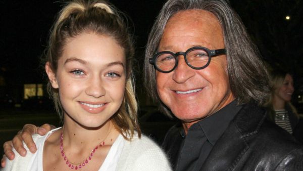 جيجي حديد ووالدها محمد حديد جيجي حديد ووالدها محمد حديد