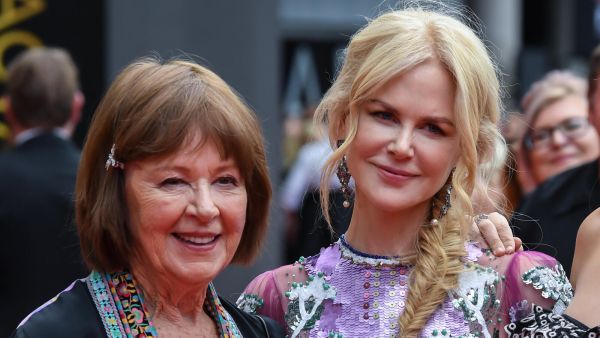 نيكول كيدمان ووالدتها