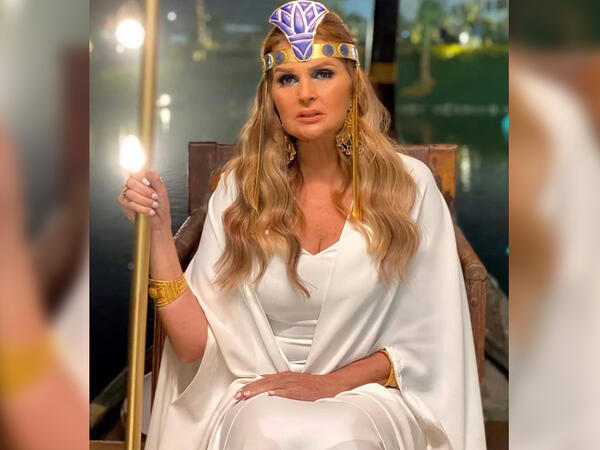 Egyptian Stars Dazzle in Pharaonic Costumes During Mummies Royal Parade