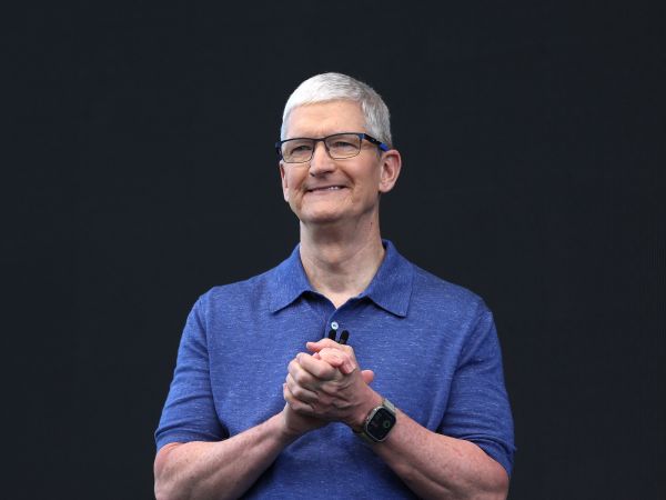 Apple reveals iOS 18, heavily customizable and AI integrated