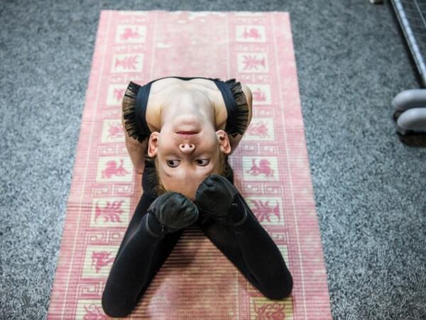 Girls attend a class at a ballet studio in Moscow on November 22, 2018. 
Mladen ANTONOV / AFP