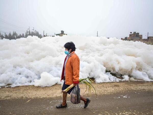 Polluted River Produces Toxic Foam in Colombia