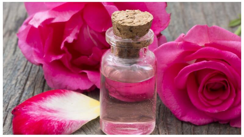 فوائد شرب ماء الورد مع الماء البوابة