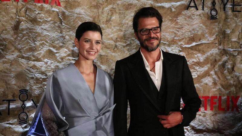 بيرين سات تحتفل بعيد ميلاد حبيبها المتوفى وتصفه بـ بطلها فما موقف زوجها البوابة