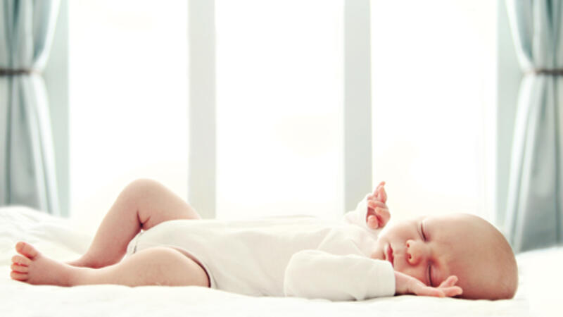 ١٠ طرق سحرية تساعد على تنويم الأطفال