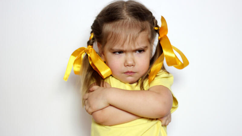 العناد عند الأطفال الأنواع المظاهر الأسباب العلاج البوابة