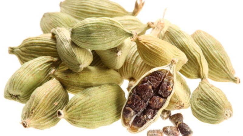 فوائد زيت الهيل للشعر البوابة