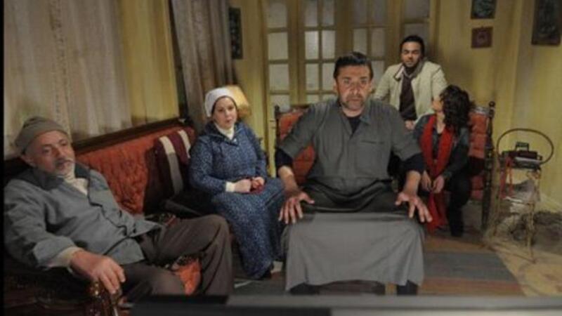 مسلسل الهروب لـ كريم عبدالعزيز يتسبب في بكاء امهات الشهداء البوابة