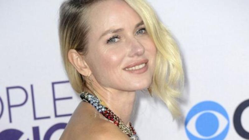 ناعومي واتس سعيدة بتأجيل فيلمها ملكة