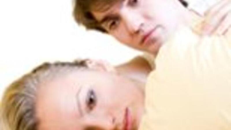 النوم على طرف السرير يعني كارثة زوجية