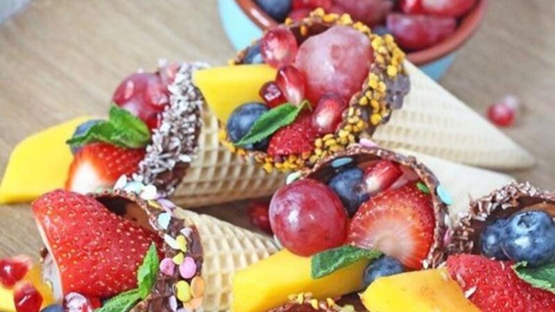 سلطة الفواكه ام الفاكهة الكاملة أيهما