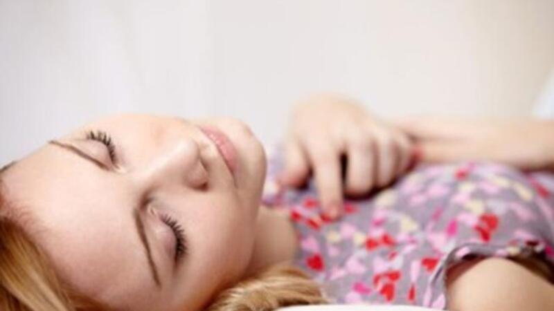 النوم في غرفة مضاءة يضعف جهاز المناعة