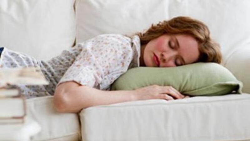 قلة النوم سبب المشاكل الزوجية البوابة