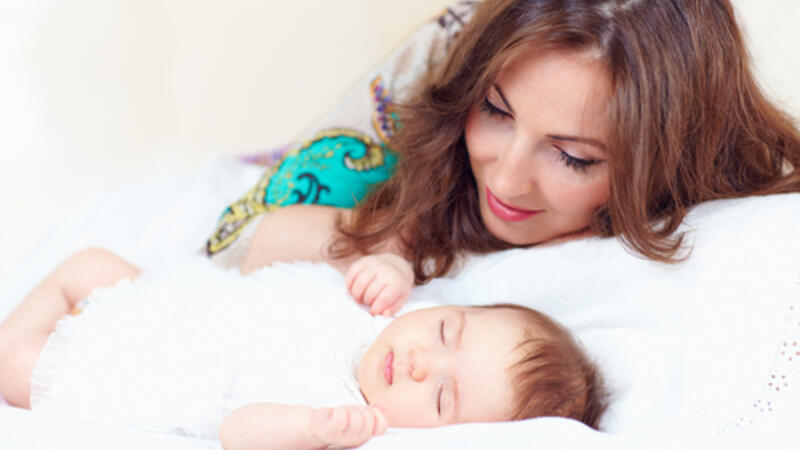 لهذه الأسباب غني لطفلك قبل النوم البوابة