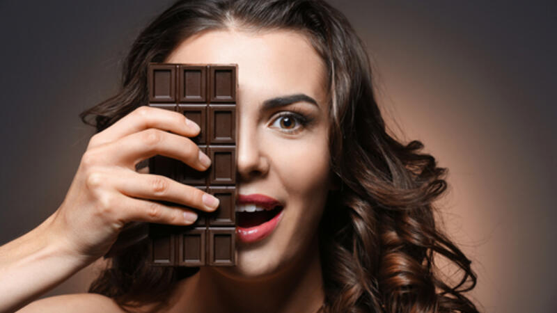 تناول الشوكولاته الداكنة قبل كل وجبة