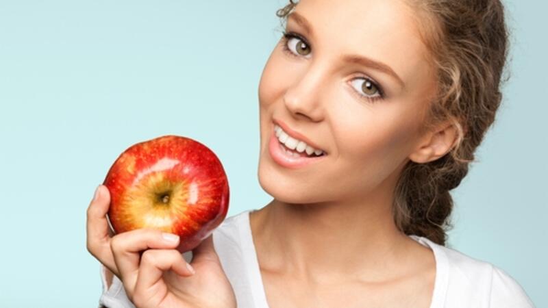 أسباب تجبرك على تناول التفاح قبل النوم البوابة