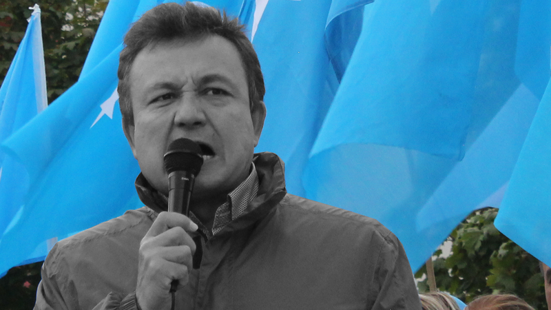 Dolkun Isa speaks at a Uyghur rally (World Uyghur Congress)