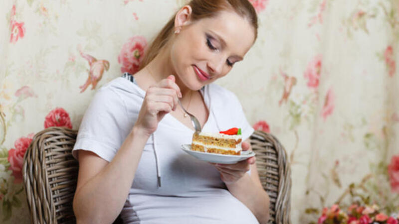 5 أطعمة تسبب زيادة الوزن خلال فترة الحمل البوابة