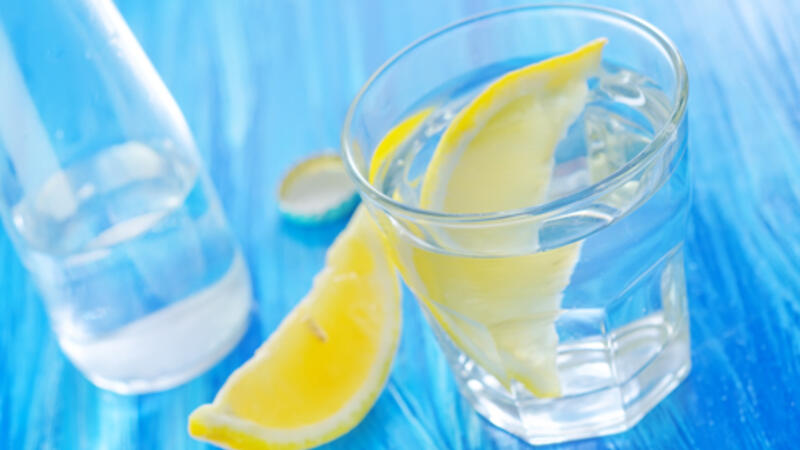 فوائد مذهلة لشرب الماء الدافئ مع