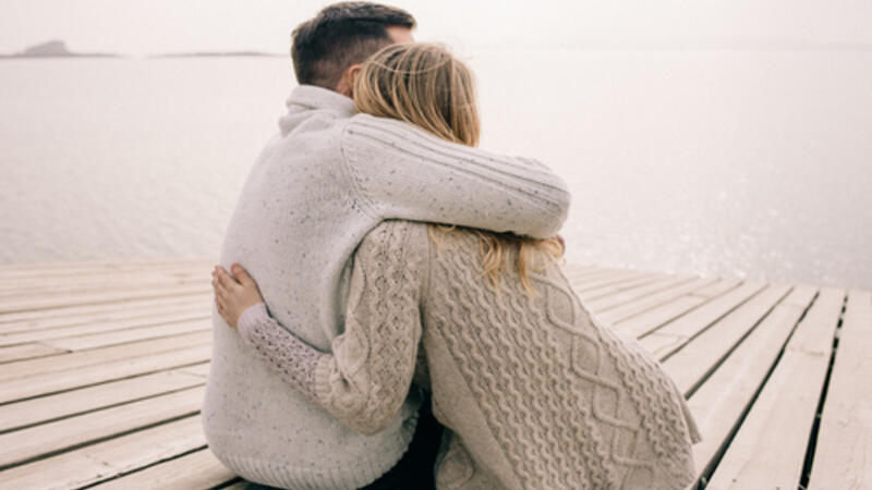 دراسة حديثة العناق يهدئ الأعصاب البوابة