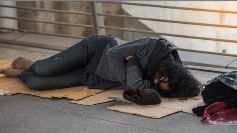 لإبعاد المشردين مدينة أميركية تجر م