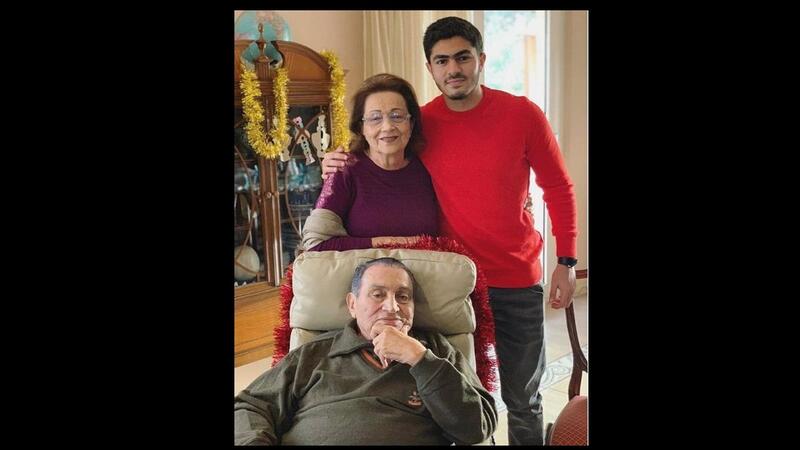 حسني مبارك سمين طاعن بالسن في عيد ميلاده91 البوابة
