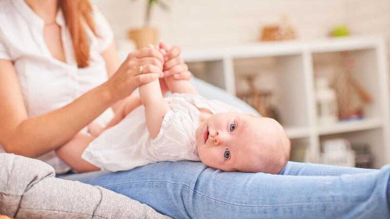 7 طرق لطرد الغازات من بطن الر ضع البوابة