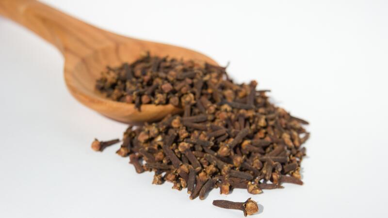 فوائد القرنفل للشعر وطريقة استخدامه