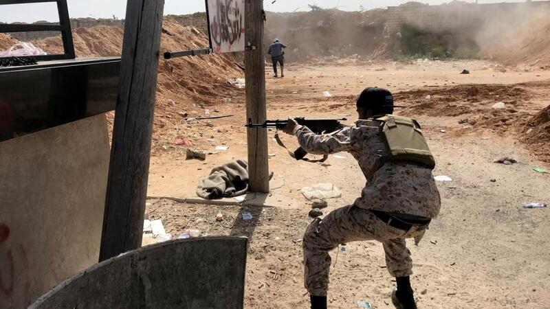 قوات حفتر تسيطر على كوبري مطار طرابلس.. وتستعد للمرحلة الثانية البوابة قوات حفتر تسيطر على كوبري مطار طرابلس.. وتستعد للمرحلة الثانية البوابة