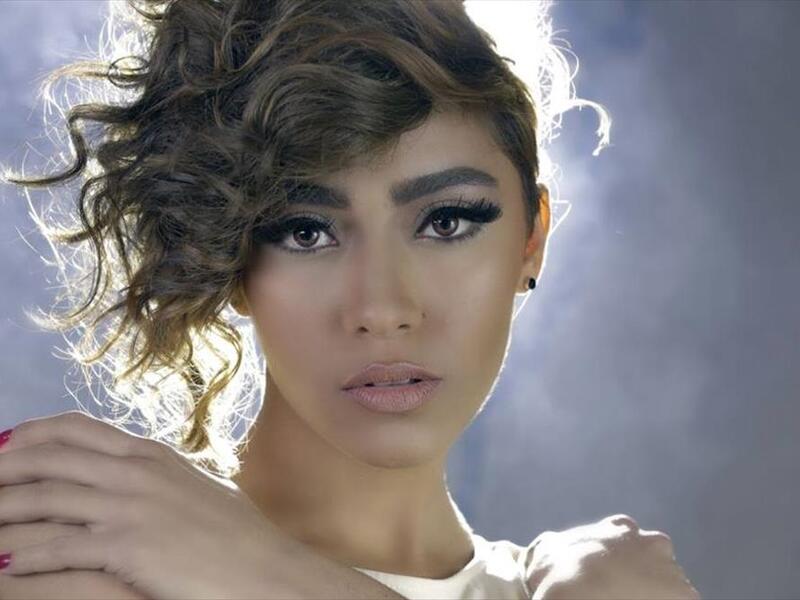  زيزي عادل