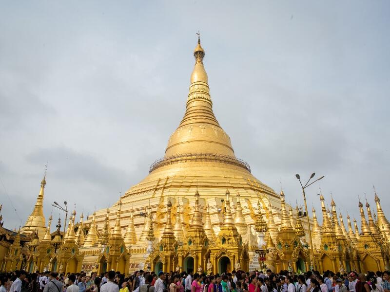 Buddhist devotees visit Shwedagone pagoda during Buddha's birthday which falls on the Full Moon Day of Kasone in Yangon on May 18, 2019.  Sai Aung MAIN / AFP