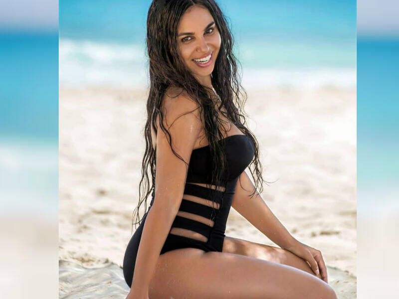 Actress Nisreen Amin posted a photo session wearing a swimsuit and did not care about all the negative comments Source nesreen amin Instagram