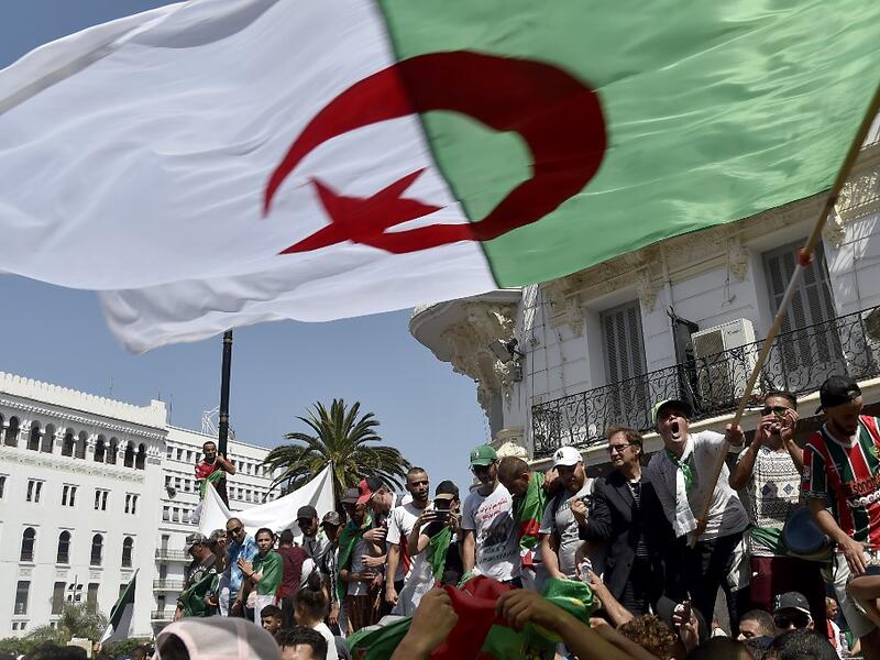 Algerian protesters demonstrate in Algiers on July 26, 2019, in the latest in weeks of rallies against the ruling class amid an ongoing political crisis in the country. (AFP/ File Photo)