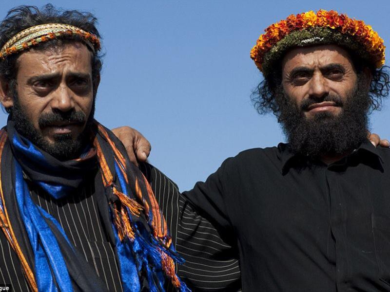 As well as making the men look and smell nicer, some of the garlands have a medicinal purpose and are used to cure headaches  (Facebook)