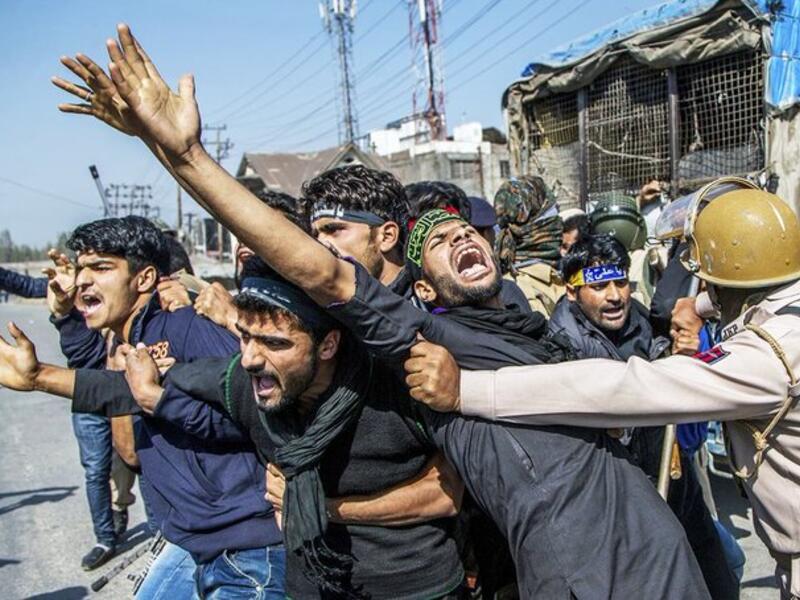 Feelings of Iranians from every walk of life during the mourning rituals (Twitter)
