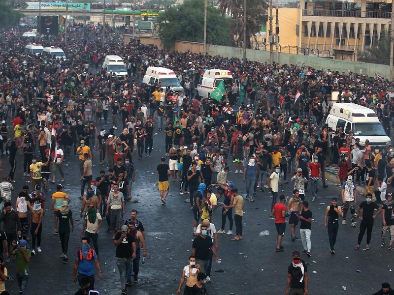 Iraqi protesters gather during a demonstration against state corruption, failing public services and unemployment at Tayaran square in Baghdad on October 2, 2019.  (AFP/ File Photo)