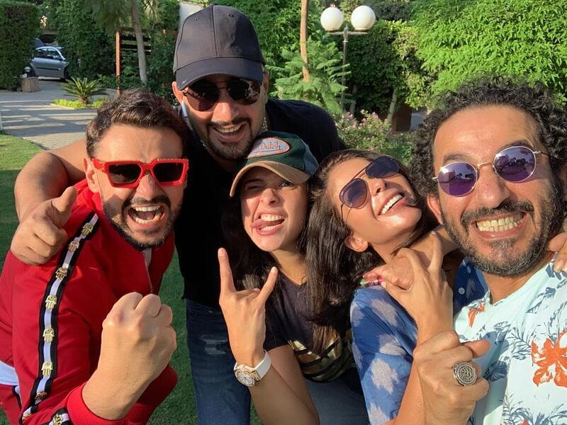 Ramez pretended to take a selfie with the stars Source ramezgalalac Instagram