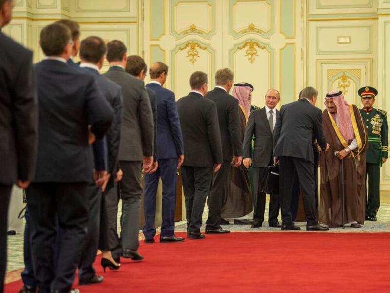 Russian President Vladimir Putin and Saudi Arabia's King Salman attend the official welcome ceremony in Riyadh, Saudi Arabia (Twitter)