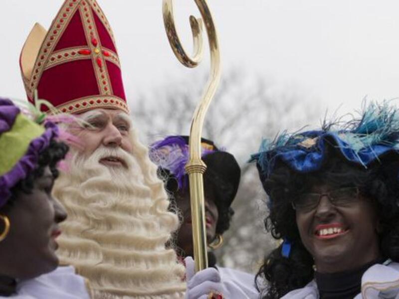 St Nicholas’ blacked-up sidekick ‘Black Pete’ arrives (Twitter)