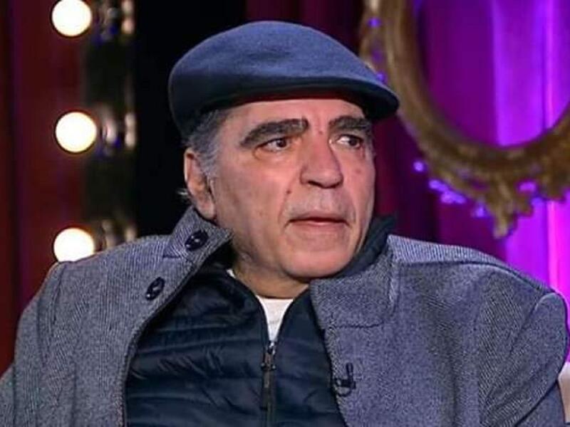 محمود الجندي: ممثل مصري مخضرم، بدأ حياته الفنية في سبعينيات القرن الماضي، شارك في العديد من الأفلام والمسلسلات والمسرحيات، واستمر في التمثيل حتى رحيله، توفي في القاهرة عن 74 عاما.