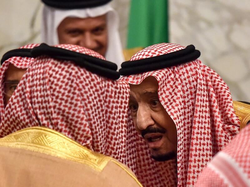 Saudi King Salman bin Abdulaziz (R) chats with King Hamad bin Isa Al-Khalifa of Bahrain (L), during the 40th Gulf Cooperation Council (GCC) summit held at the Saudi capital Riyadh on December 10, 2019. Fayez Nureldine / AFP