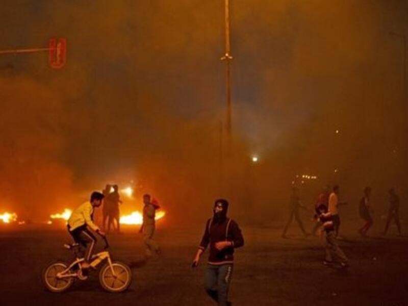 Iraqi anti-government protesters (AFP)