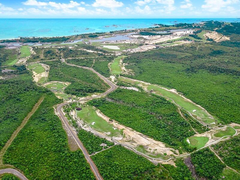 Black Rocks Golf Belitung