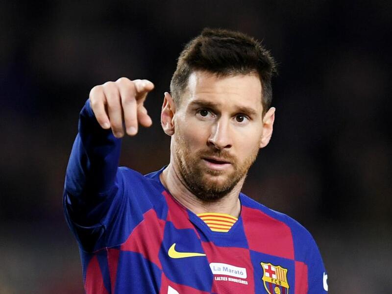 لاعب برشلونة ليونيل ميسي (32 عاماً) وقيمته 140 مليون يورو
