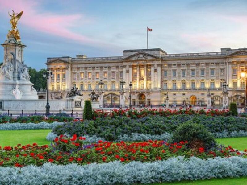 1. Buckingham Palace, London, UK