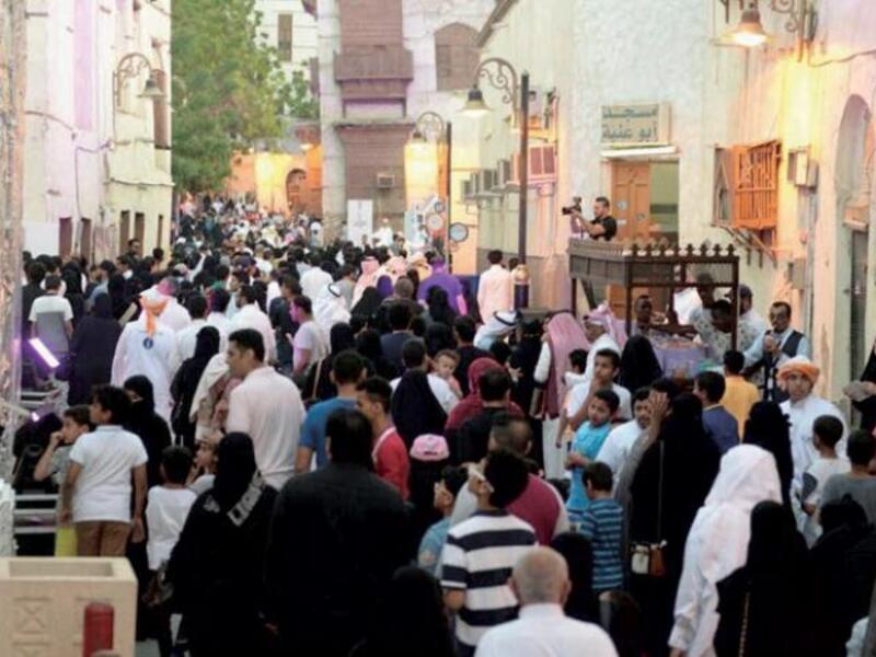 على هامش المهرجان: كما يقام سوق البحر الأحمر السينمائي من 13 إلى 16 مارس 2020، ويضم برنامجًا غنيًا يفتح الباب على صناعة السينما العربية. ويقدّم فرصة مثالية للدخول والتعرف على المشهد السينمائي السعودي الواعد، إضافة إلى أفضل ما تقدمه سوق السينما العربية.